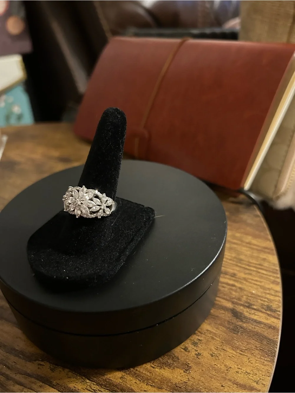 Sterling Silver Floral Cluster Women's Cocktail Ring - White